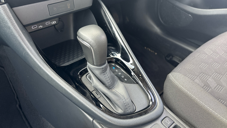 Toyota Yaris 1.5 Hybrid Design 5dr CVT Hybrid Hatchback